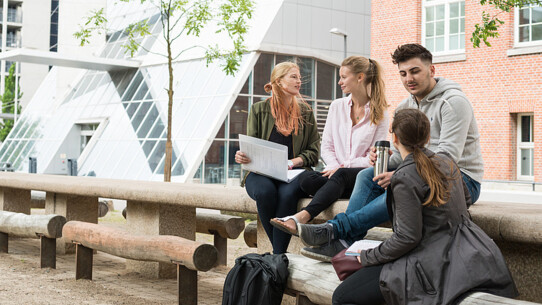 „CareerNetwork Hamburg“ Internationalen MINT Studierenden den Weg auf den Arbeitsmarkt gestalten