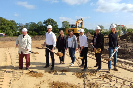 Spatenstich für das neue Lagerzentrum der Firma Bagela Baumaschinen GmbH & Co. KG