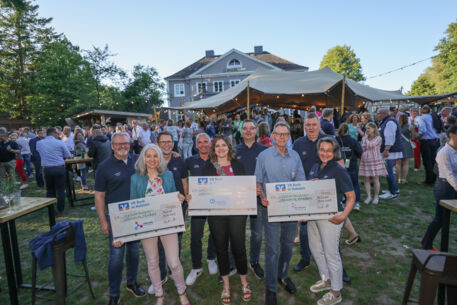 VR Bank in Holstein unterstützt Vereine der Lebenshilfe mit 52.500 Euro!