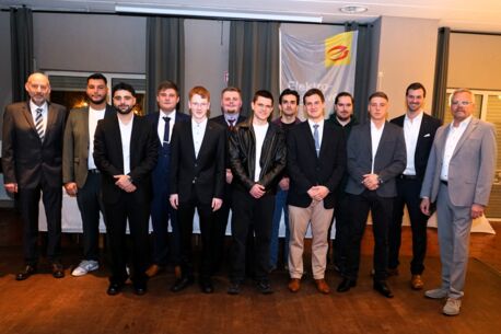 Echte Fachkräfte: Elektro-Innung Neumünster spricht Lehrlinge frei