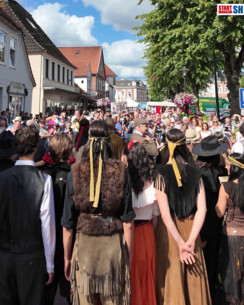 Eine Stadt spielt Karl May