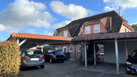 Stimmiges Gesamtpaket: Vier Wohneinheiten in zwei Doppelhaushälften in ruhiger Lage