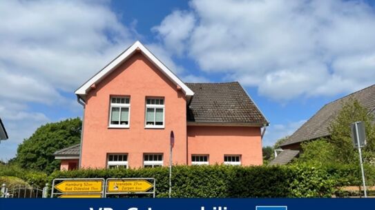 Reinfeld Innenstadt: Einfamilienhaus mit angelegtem Gartenbereich und 3 Garagen (A3318)