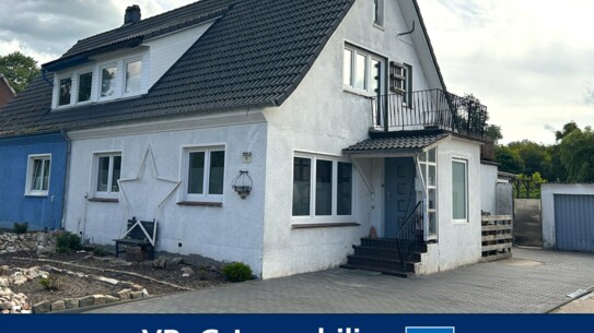Teilmodernisierte Doppelhaushälfte in Lägerdorf direkt am Schwimmbad