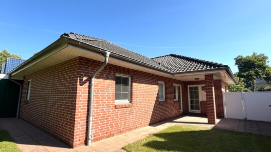 Ebenerdig & pflegeleicht – Bungalow mit schönem Blick ins Grüne in Kellinghusen