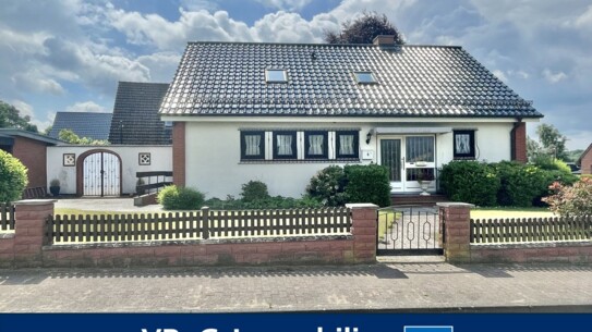 Krummesse: Geräumiges Einfamilienhaus auf Eigenland in unmittelbarer Nähe zum Elbe Lübeck Kanal