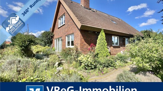 Geräumiges Einfamilienhaus mit Doppelgarage in Kittlitz bei Ratzeburg - Naturblick über Felder