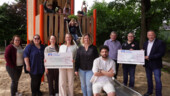 Zweimal 3000 Euro Unterstützung von der VR Bank in Holstein