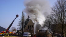 Feuerwehr im Großeinsatz bei Wohnhausbrand