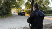 Sicher zur Schule: Polizei nimmt Verkehr rund um die Waldschule unter die Lupe