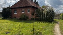 Gepflegter und dennoch modernisierungsbedürftiger Bungalow in Feldrandlage
