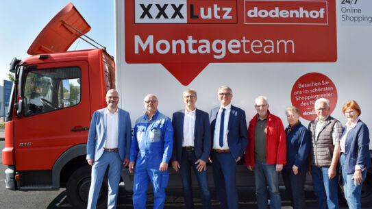 Eine bewegende Spende: XXXLutz Dodenhof übergibt Lkw an den Verein „Hilfe und Tat“