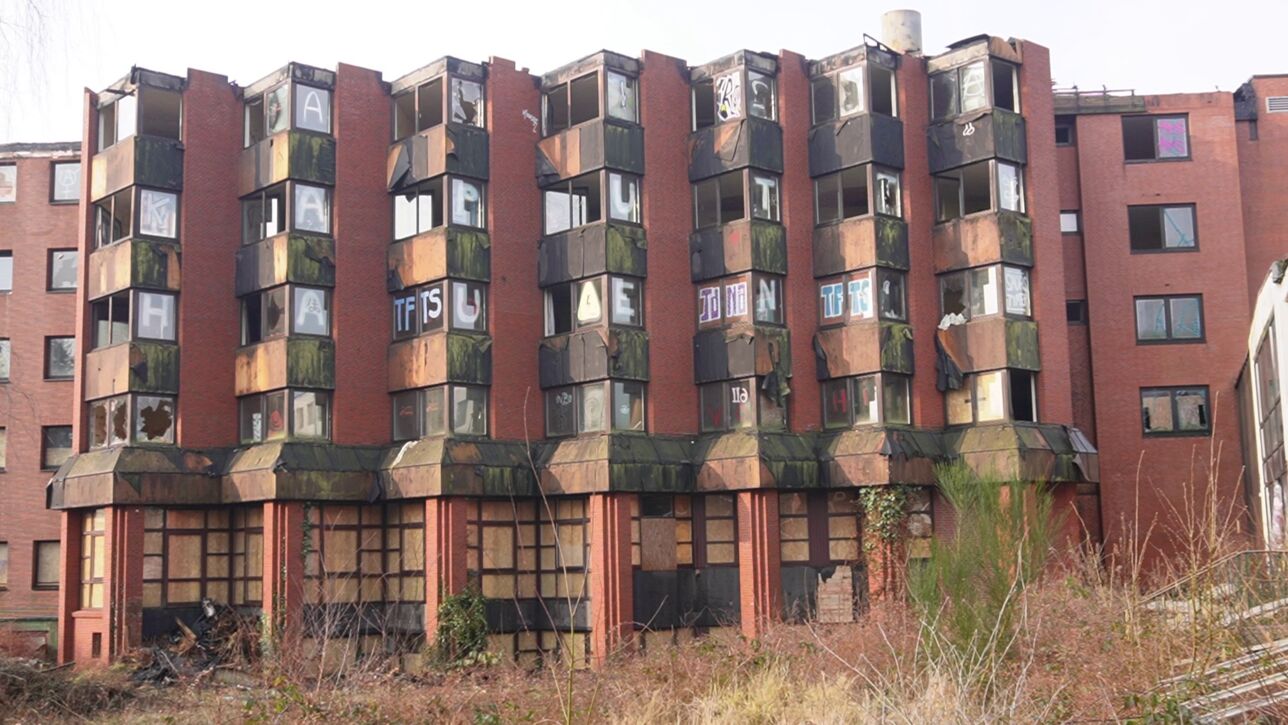 Hotel-Ruine Gutsmann stand in Flammen