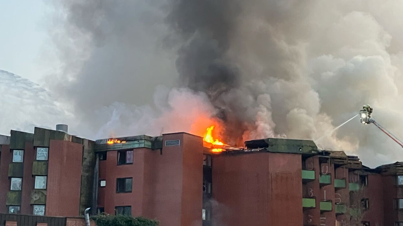 Hotel-Ruine Gutsmann stand in Flammen