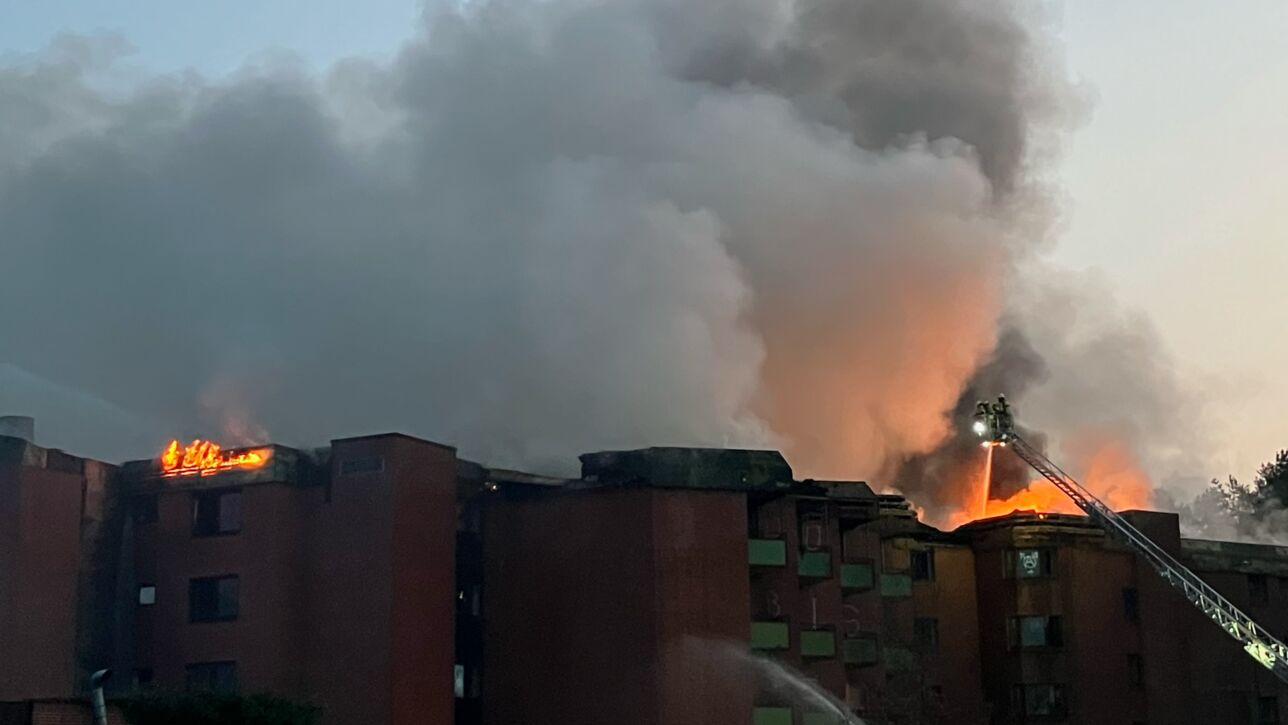 Hotel-Ruine Gutsmann stand in Flammen