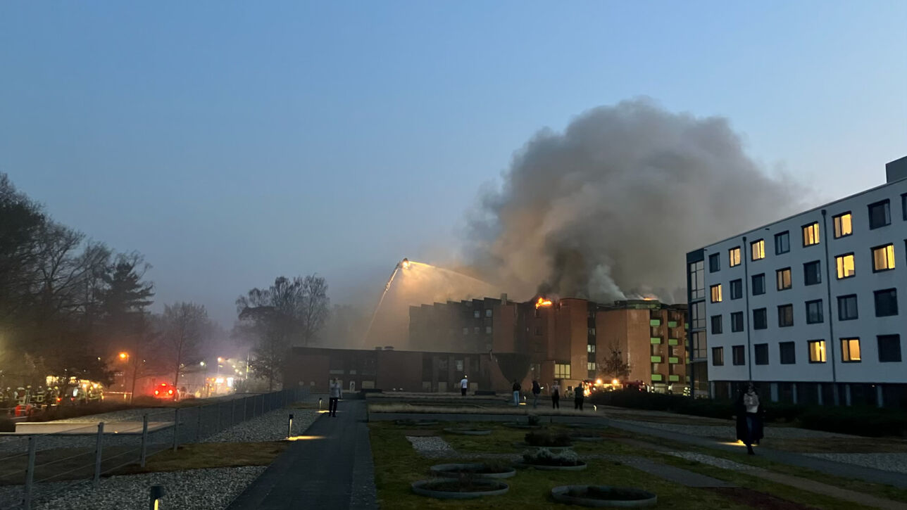 Hotel-Ruine Gutsmann stand in Flammen