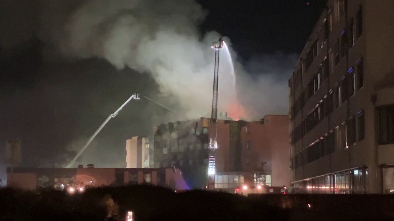 Hotel-Ruine Gutsmann stand in Flammen