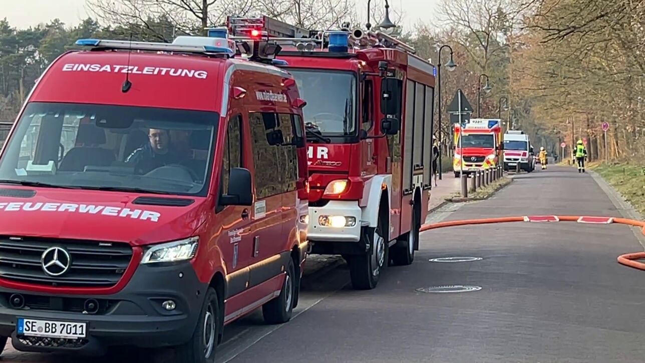 Hotel-Ruine Gutsmann stand in Flammen