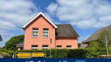 Reinfeld Innenstadt: Einfamilienhaus mit angelegtem Gartenbereich und 3 Garagen (A3318)