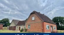 Verkehrsgünstig gelegenes Einfamilienhaus mit viel Platz und Nebengelass (A 3399)