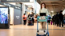 Hamburg Airport verlängert Testphase der smarten Handgepäck-Trolleys bis Ende Juli 2024