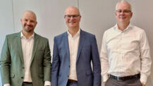 Andreas Wulff (VSHEW-Vorstandsvorsitzender), Tobias Goldschmidt (Minister für Energiewende, Klimaschutz, Umwelt und Natur des Landes Schleswig-Holstein), Roman Kaak (VSHEW-Geschäftsführer)