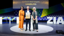 Hamburgs Erster Bürgermeister Dr. Peter Tschentscher hat im Rahmen des Tages der Immobilienwirtschaft im Berliner Friedrichsstadtpalast eine Auszeichnung für die Hamburgische Landesnorm entgegengenommen.