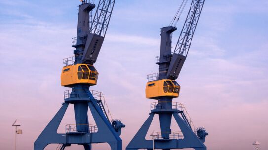 Konjunkturumfrage Maritime Wirtschaft: Sorge bei den Werften, Zuwächse in der Schifffahrt