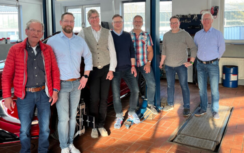 Kraftfahrzeugmeister Jörg Kretschmann aus Rickling zum neuen Obermeister gewählt