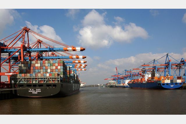 Hamburger Hafen: Strukturelle Herausforderungen bedeutender als Corona-Einbrüche